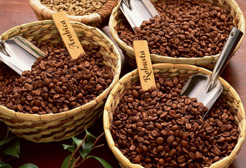Baskets holding Arabica and Robusta coffee beans 